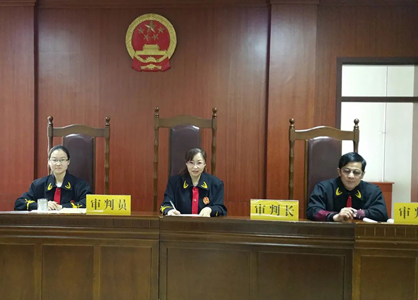 審理“民告官”，這個法官是怎么保持“硬氣”的？