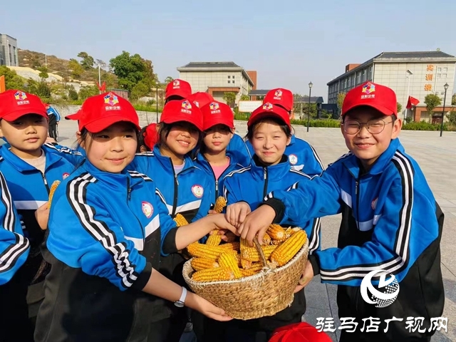 駐馬店第十八中學(xué)開展“傳承紅色基因，做新時代好少年”主題實踐活動