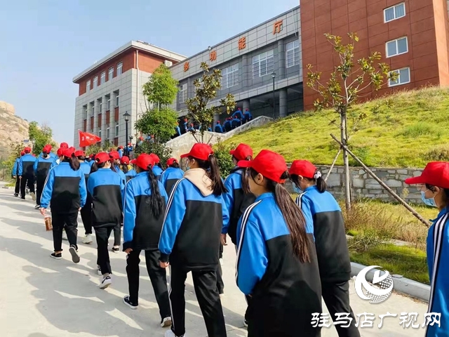 駐馬店第十八中學(xué)開展“傳承紅色基因，做新時代好少年”主題實踐活動