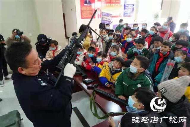 正陽縣公安局舉行系列活動慶祝首個(gè)中國人民警察節(jié)