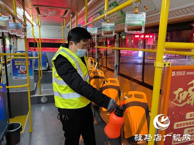 嚴(yán)把安全關(guān)，市公交公司對駕駛員上崗前進(jìn)行酒精測試