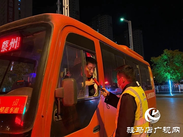 嚴(yán)把安全關(guān)，市公交公司對駕駛員上崗前進(jìn)行酒精測試