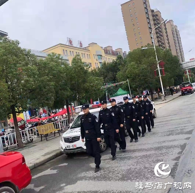 遂平縣公安局巡特警大隊(duì)開(kāi)展“平安守護(hù)”專(zhuān)項(xiàng)行動(dòng)