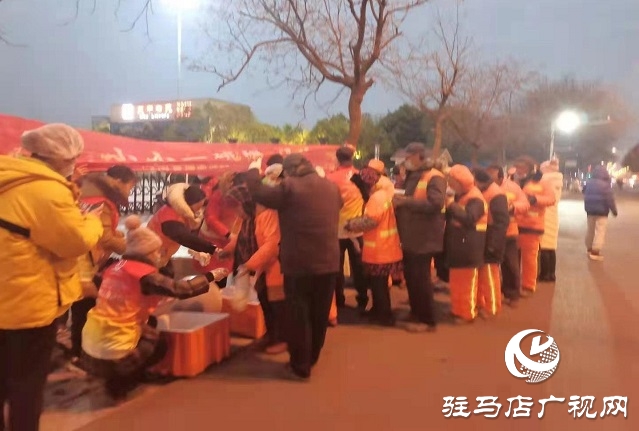 河南省豫南監(jiān)獄、俏麥園八寶粥攜手天中義工開展臘八送愛心活動