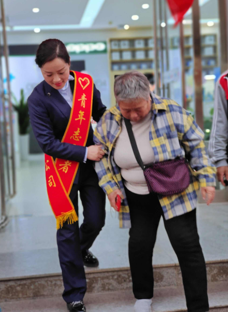 5G時代！駐馬店移動服務(wù)“銀發(fā)一族”，“移”心“移“意在行動！