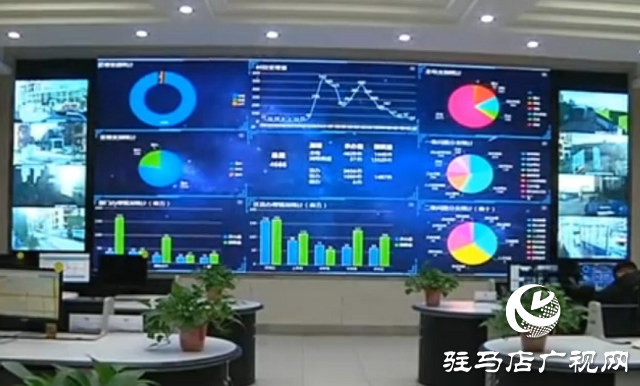 駐馬店：路面大坑有危險 “12345”現場解民患