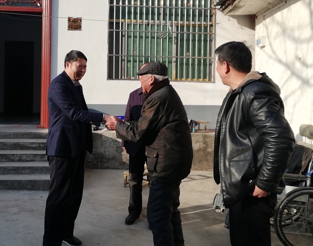 馮全敬副縣長走訪慰問老黨員、優(yōu)撫對象、困難群眾