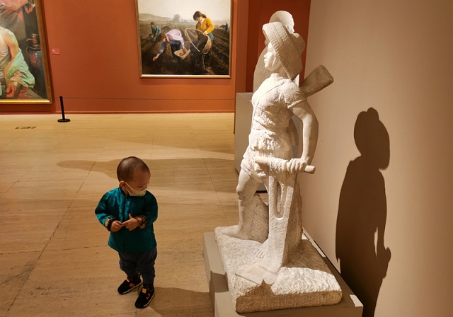 過新年，中國(guó)美術(shù)館為觀眾送“福”