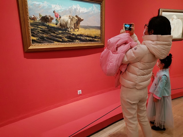 過新年，中國(guó)美術(shù)館為觀眾送“福”