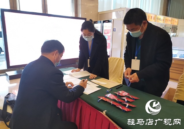 懷揣良策 肩負(fù)使命！出席市政協(xié)四屆六次會(huì)議的委員們陸續(xù)報(bào)到