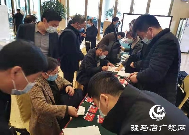 懷揣良策 肩負(fù)使命！出席市政協(xié)四屆六次會(huì)議的委員們陸續(xù)報(bào)到