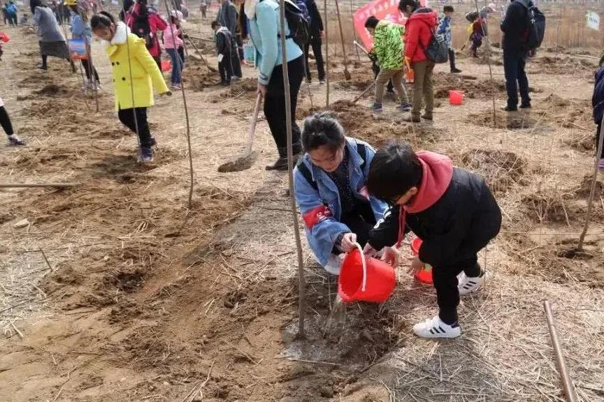 “播種希望·擁抱未來”植樹節(jié)戶外體驗活動開始啦！