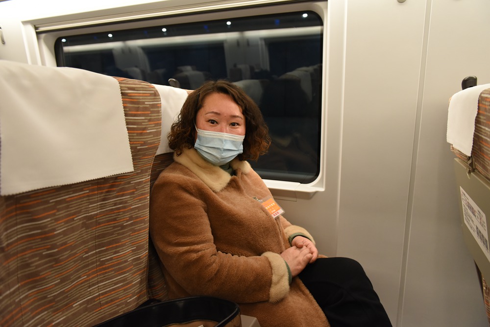 駐豫全國人大代表啟程赴京 參加十三屆全國人大四次會(huì)議