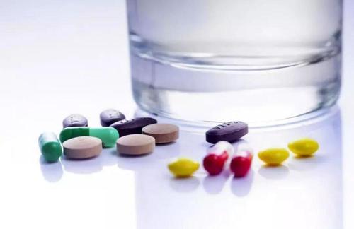 吃藥靠掰、用量靠猜……兒童用藥困局該如何破解？