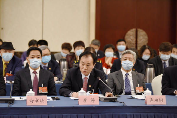 【大河網(wǎng)景】河南代表團(tuán)舉行全體會(huì)議審議政府工作報(bào)告