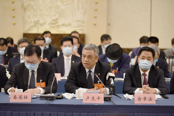 【大河網(wǎng)景】河南代表團(tuán)舉行全體會(huì)議審議政府工作報(bào)告