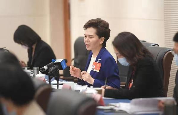 河南代表團(tuán)審議全國人大常委會(huì)工作報(bào)告“兩高”報(bào)告等
