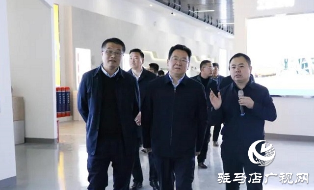 中原銀行駐馬店分行黨委書記、行長萬三華到藍翎環(huán)科調研