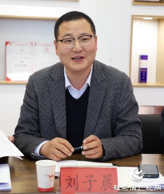 1+12：探索豫南熱線協(xié)作新機(jī)制，  助力區(qū)域營商環(huán)境新發(fā)展 ——漯河市政府辦副主任何金宏一行蒞臨 駐馬店市12345政務(wù)服務(wù)便民熱線中心考察交流