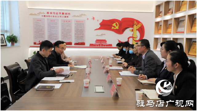 1+12：探索豫南熱線協(xié)作新機(jī)制，  助力區(qū)域營商環(huán)境新發(fā)展 ——漯河市政府辦副主任何金宏一行蒞臨 駐馬店市12345政務(wù)服務(wù)便民熱線中心考察交流