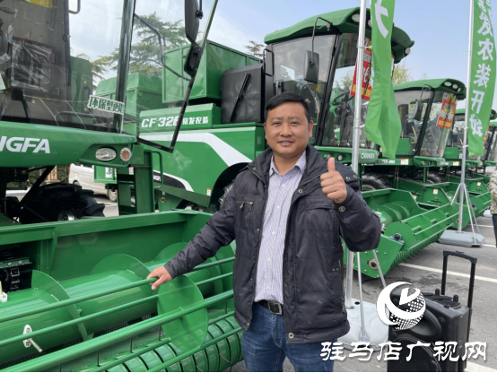 河南農吉花生摘果機推介會隆重舉行