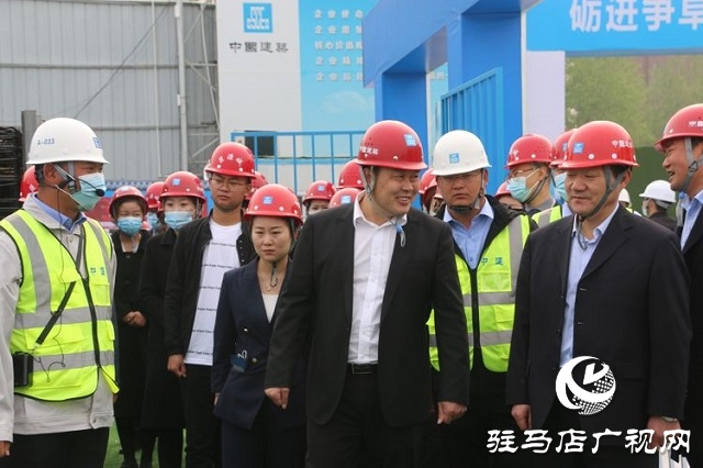 【精彩視頻】河南正花集團(tuán)、河南泓之浩置業(yè)有限公司董事長(zhǎng)徐偉視察中建七局承建的巨源城智慧工地