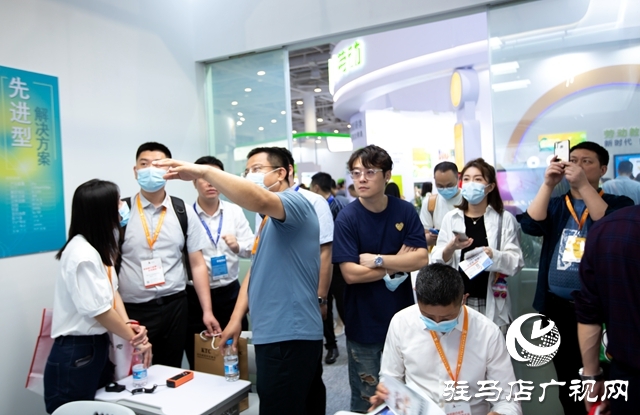 駐馬店高新技術(shù)產(chǎn)品首次亮相第79屆中國教育裝備展