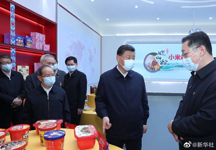 習(xí)近平在柳州考察調(diào)研