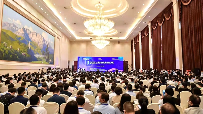 在河南割麥約農(nóng)機(jī)，“一鍵”搞定