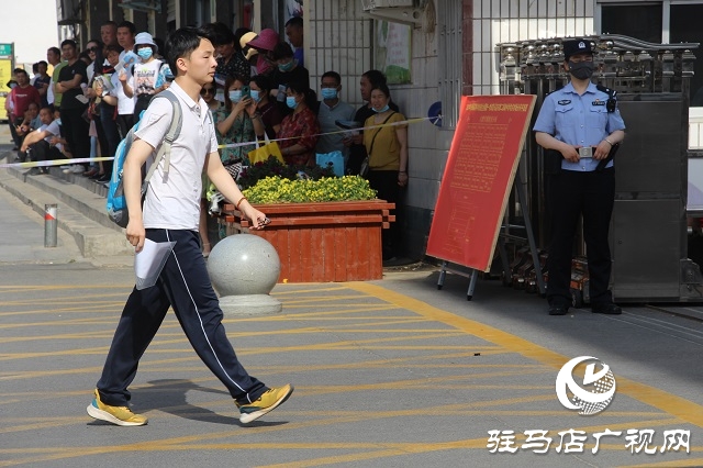 駐馬店6萬多名學(xué)子今天步入考場參加人生第一大考