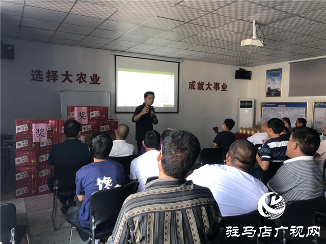 河南農(nóng)吉西平縣農(nóng)機(jī)推介會(huì)圓滿成功