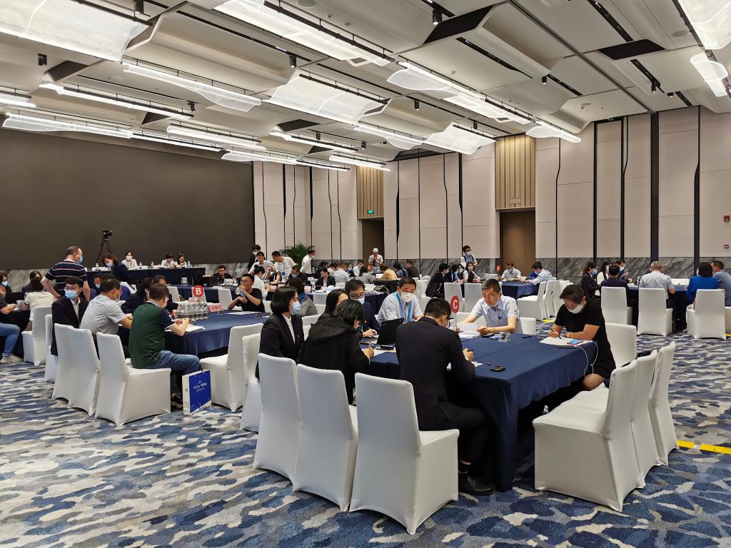 新華全媒+|采購(gòu)品種創(chuàng)新高 一大波降價(jià)藥品“在路上”