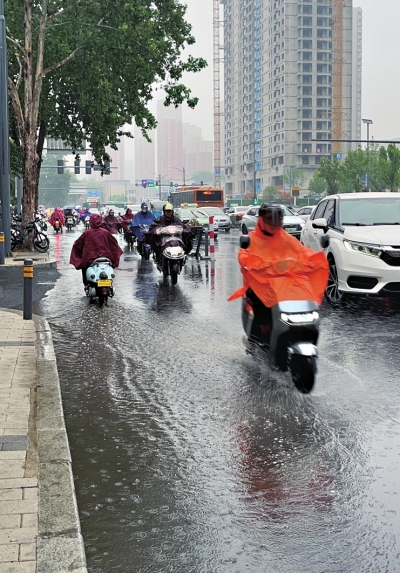 河南局地地質(zhì)災(zāi)害預(yù)警信號(hào)已達(dá)橙色 未來幾天強(qiáng)降雨還將持續(xù)
