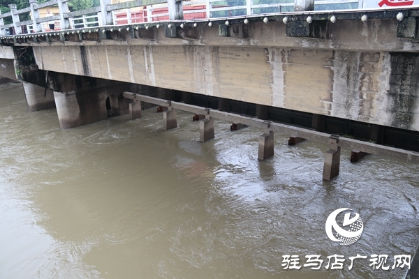 駐馬店市中心城區(qū)相關(guān)部門(mén)迅速行動(dòng)排澇除險(xiǎn)