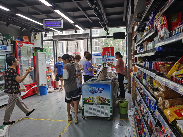 【豫見·風(fēng)雨同舟】安陽：一個小店的“倔強”24小時