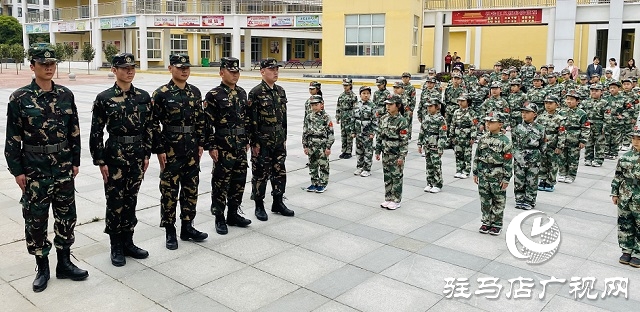 駐馬店經(jīng)濟(jì)開發(fā)區(qū)實(shí)驗(yàn)學(xué)校開展國(guó)防教育活動(dòng)。