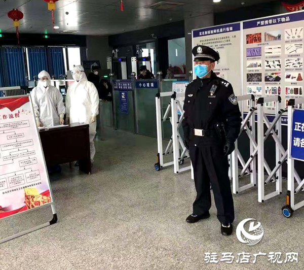 抗疫父子防控一線(xiàn)顯“警”色