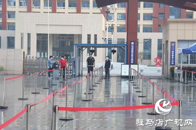 駐馬店市開學(xué)第一天！直擊初三、高三年級學(xué)生返校