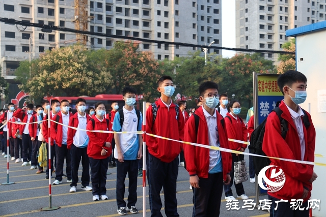 駐馬店市開學(xué)第一天！直擊初三、高三年級學(xué)生返校