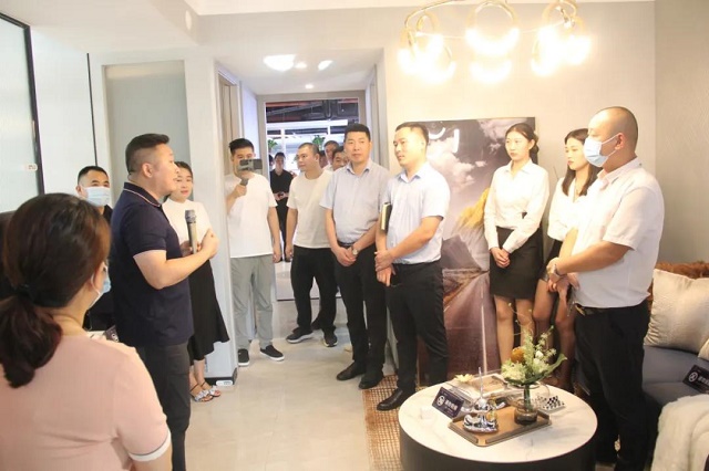 美家?guī)椭?蒲道良加持!【星辰學(xué)府】定制精裝，落地天中!