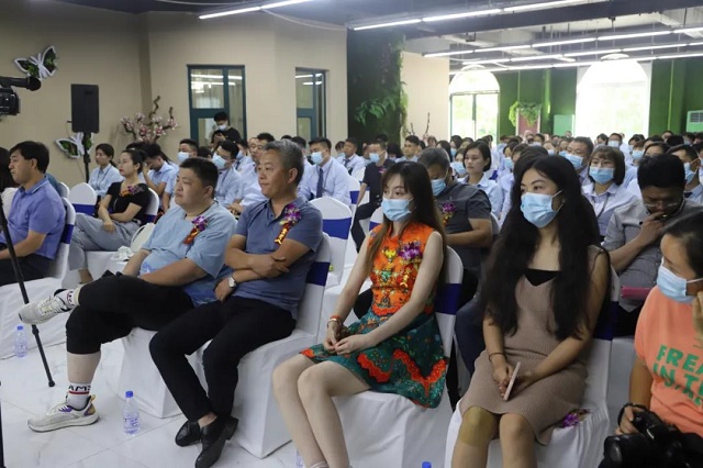 美家?guī)椭?蒲道良加持!【星辰學(xué)府】定制精裝，落地天中!