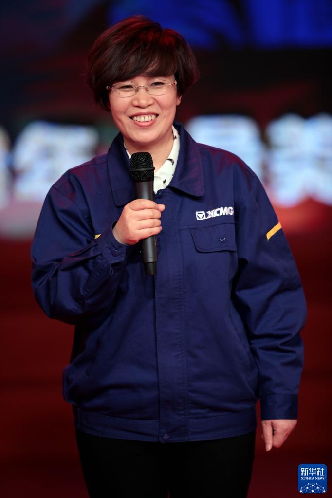 奮斗百年路 啟航新征程·中國共產(chǎn)黨人的精神譜系｜愛崗敬業(yè)、爭創(chuàng)一流——?jiǎng)谀＞袷鲈u(píng)