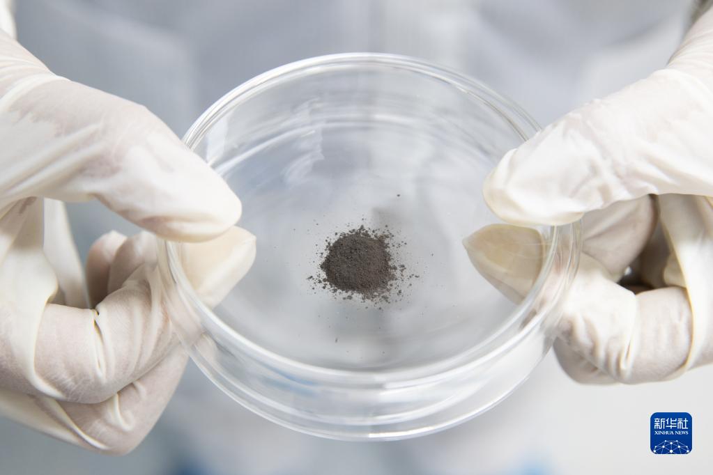 新華全媒+|嫦娥五號月球樣品最新研究成果發(fā)布 刷新月球演化傳統(tǒng)認知