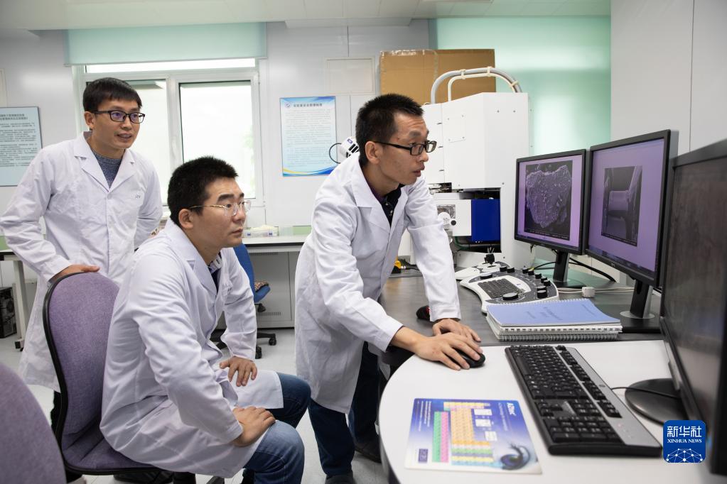 新華全媒+|嫦娥五號月球樣品最新研究成果發(fā)布 刷新月球演化傳統(tǒng)認知