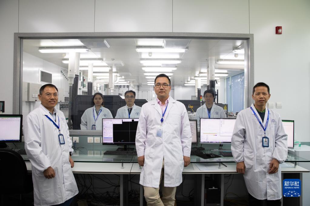 新華全媒+|嫦娥五號月球樣品最新研究成果發(fā)布 刷新月球演化傳統(tǒng)認知