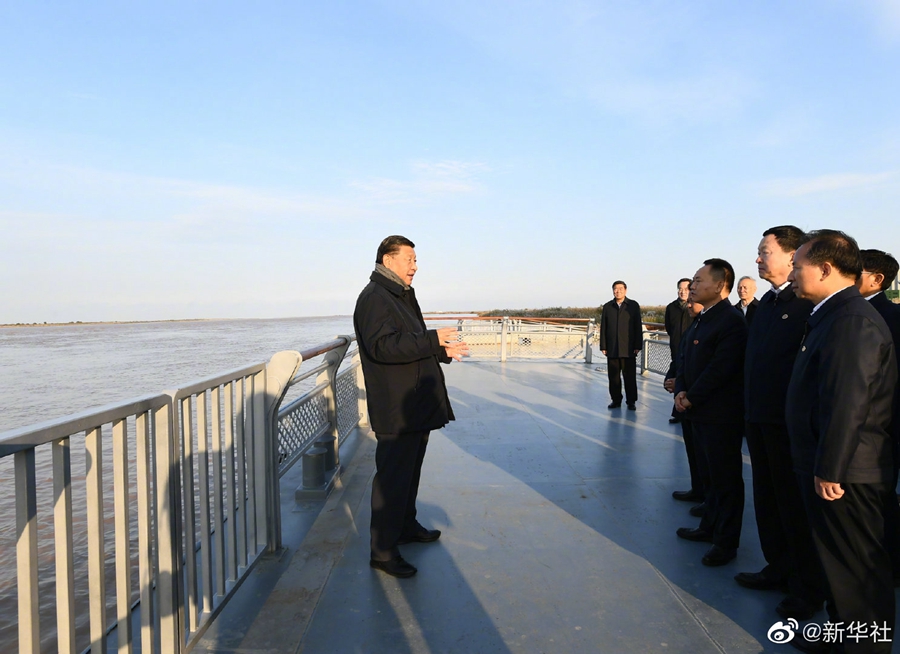習(xí)近平在山東東營考察黃河入海口