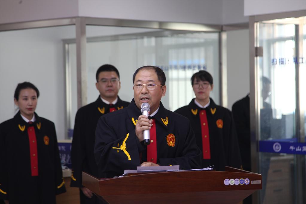 新華全媒+｜一刻也離不開群眾&mdash;&mdash;追記扎根基層30年的&ldquo;馬錫五式好法官&rdquo;滕啟剛