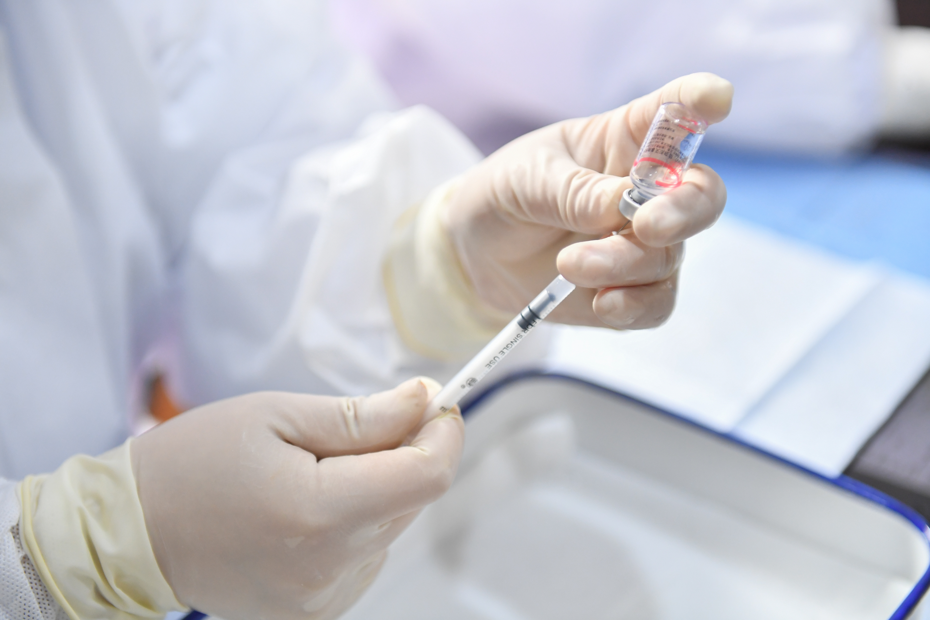 接種新冠疫苗加強(qiáng)針，這六個(gè)最新知識(shí)點(diǎn)要知道