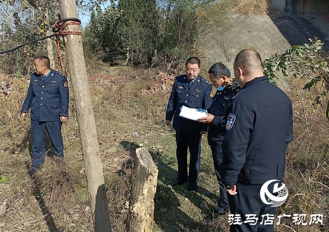 駐馬店：市政府檢查組檢查驗(yàn)收正陽縣高速公路兩側(cè)廣告設(shè)施清理工作