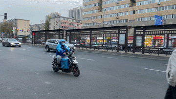 要速不要命！“瘋狂電動(dòng)車”改裝亂、管理難亟待“一條龍”式監(jiān)管